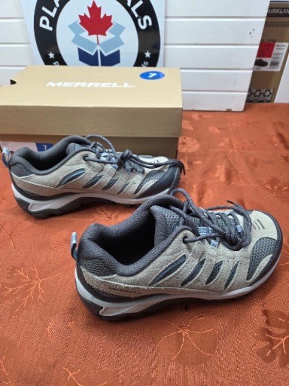 Merrell Women's Suede & Mesh Hiking Shoes, Beige / Light Blue, Size 7 US, NIB